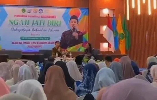 Ngaji Jati Diri Bersama Dr. H. Fahruddin Faiz Meriahkan Dies Natalis STIEKIA ke-28