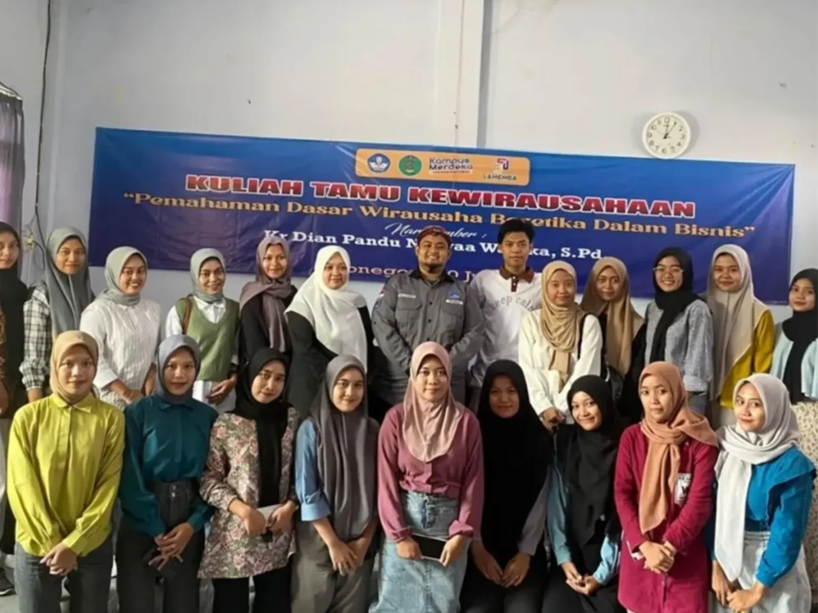 Kuliah Tamu Kewirausahaan STIEKIA: Inspirasi Menjadi Entrepreneur Muda Sukses
