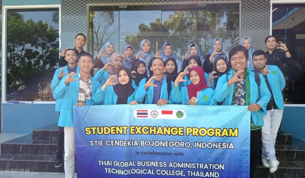Mahasiswa STIEKIA Ikuti Program Pertukaran Pelajar ke Thailand
